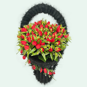 Корзина из искусственных цветов